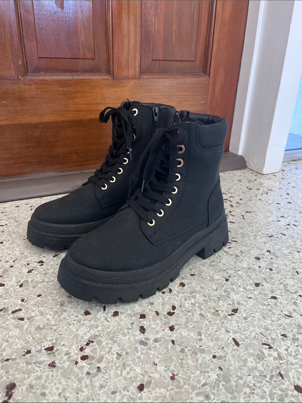 Tevos-Black Women's Lace-Up Platform Combat Boots with side zipper